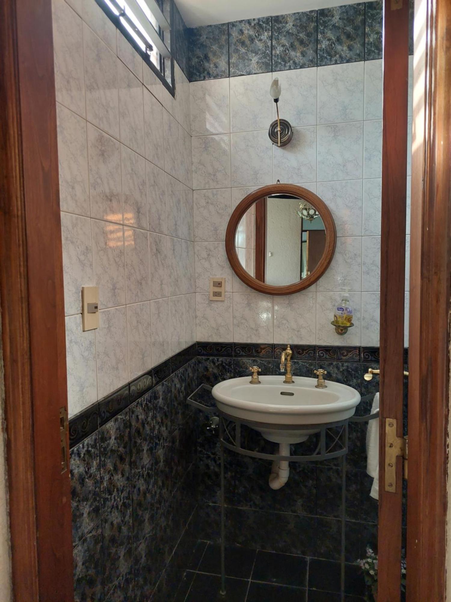 Homestay Con Bano Privado Y Estacionamiento