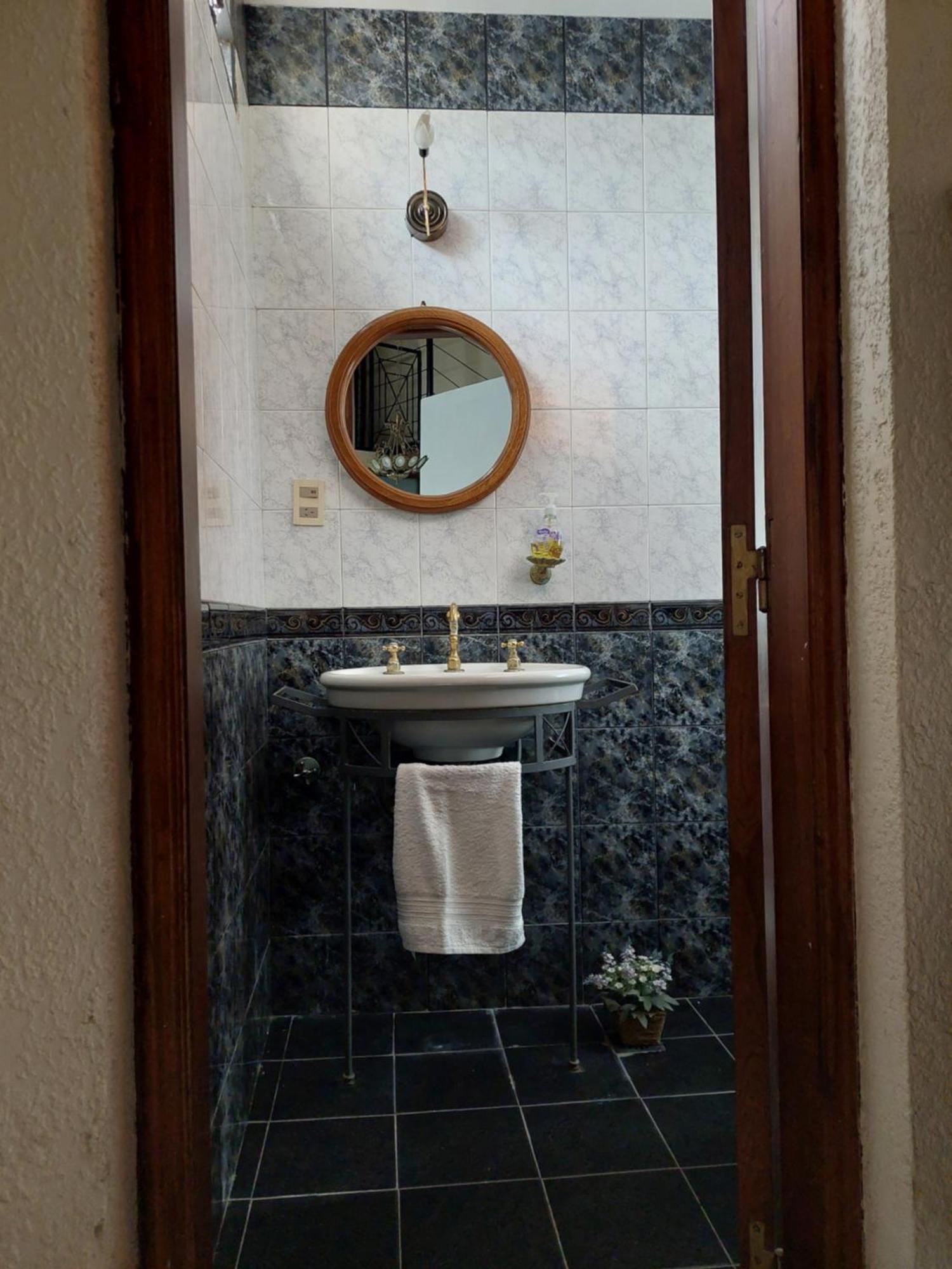 Homestay Con Bano Privado Y Estacionamiento San Martin (Mendoza)